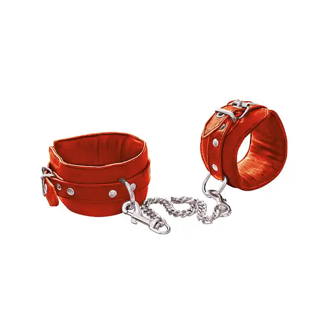 Leder - Solidne skórzane kajdanki na nogi podszyte pianką z łańcuchem 10 cm.