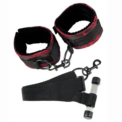 Scandal - Over The Door Cuffs. Zestaw do zniewalania.