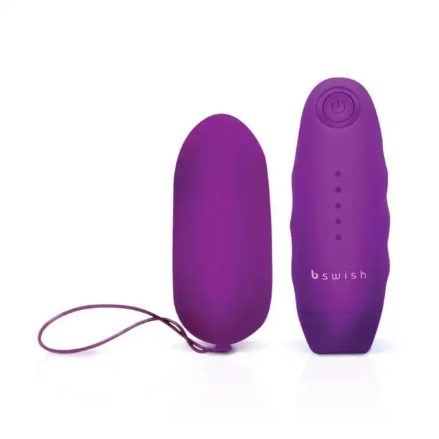 B Swish - bnaughty Unleashed Classic Grape - Bezprzewodowe jajeczko wibrujące.