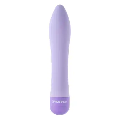 Evolved - Seduction Violet. Klasyczny wibrator o niezwykłej mocy, delikatnie żłobiony aby idealnie dopasować się do Twojego ciała