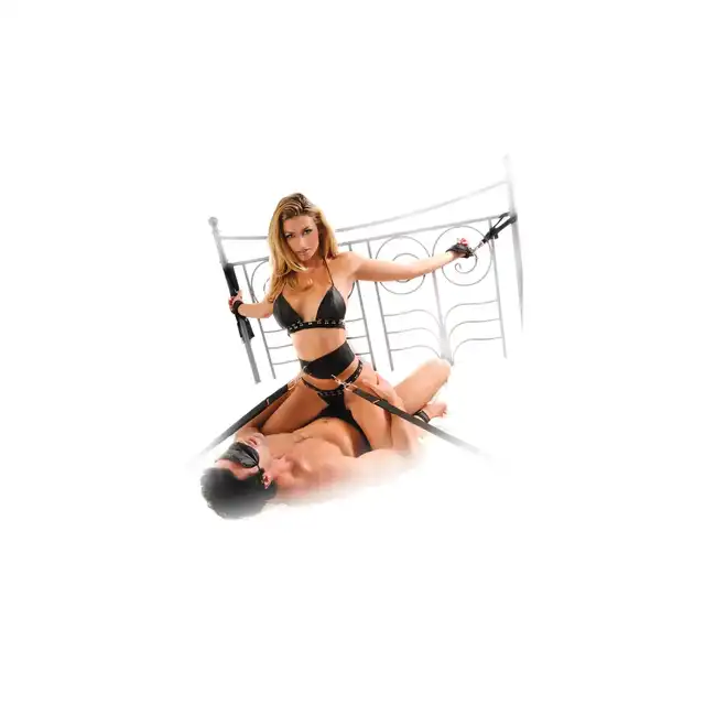 Fetish Fantasy - Belt Restraint System. Unikalny zestaw pasów i kajdanek do wiązania w łóżku 