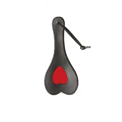 X-Play - True Love Paddle Red - duża packa z eco skóry z pięknym czerwonym sercem