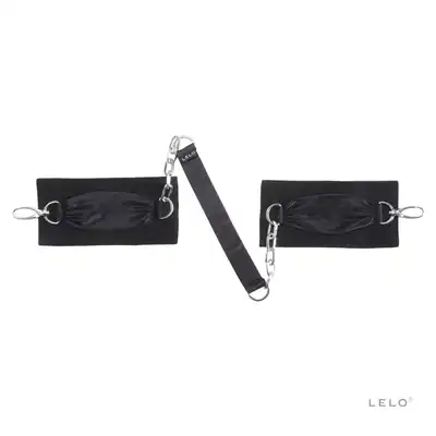 Lelo - Sutra Chainlink Cuffs . Ekskluzywne kajdanki z zamszu, jedwabiu i stali. Luksusowa rozkosz BDSM