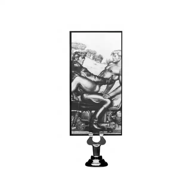 Tom Of Finland - Medium Vibrating Plug. Genialny wibrujący plug analny zapewniający 100% satysfakcji!