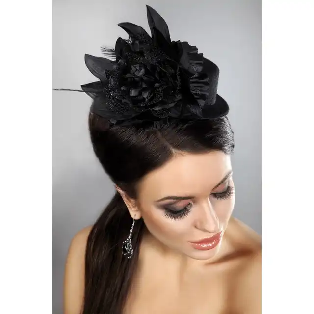 Livia Corsetti - Mini Top Hat Model 22. Mały elegancki kapelusik. 