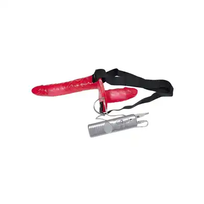 Bad Kitty - Double Strap-On Red. Czerwony podwójny strapon z wibracjami