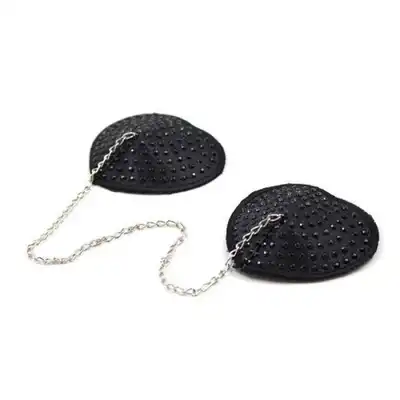 Toyz4Lovers - Heart Chain Nipples Tassels Black. Czarne nasutniki w kształcie serca. Z łańcuszkiem. 