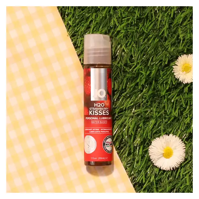 System JO - H2O lubricant strawberry 30 ml -  Profesjonalny lubrykant na bazie wody o smaku truskawki.
