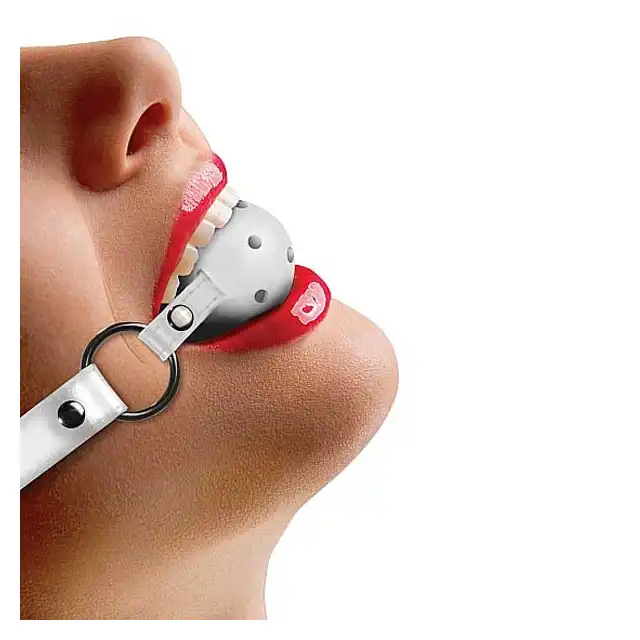 Ouch! - Ball Gag White. Knebel z dziurkami umożliwiającymi oddychanie .