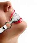 Ouch! - Ball Gag White. Knebel z dziurkami umożliwiającymi oddychanie .