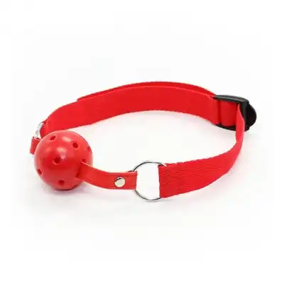 Toyz4Lovers - Breathable Ball Gag Red. Czerwony knebel z otworkami do oddychania