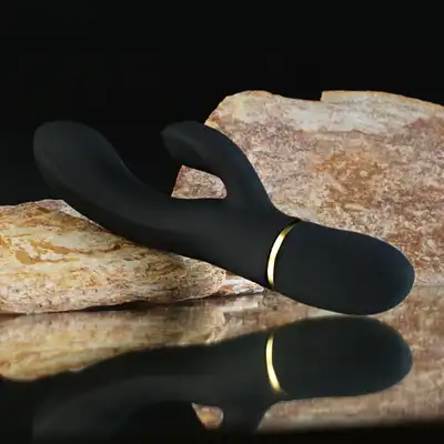 Dorcel - Glam Rabbit Flexible Vibrator USB. Elegancki wibrator ze stymulacją łechtaczki