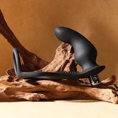 Rocks-Off Ro-Zen Pro Black pierścień erekcyjny z korkiem analnym 