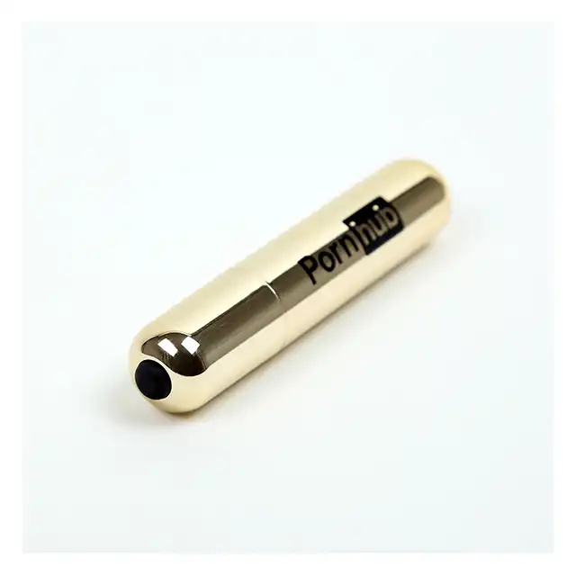 Pornhub - Bullet Rechargable Gold. Złoto-czarny mini wibrator na USB!