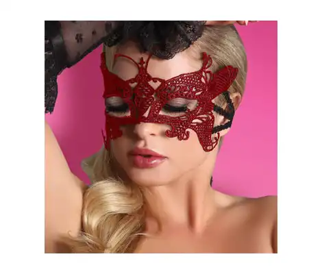 Jeszcze bardziej intrygująca maska od Livia Corsetti w kolorze Maroon.