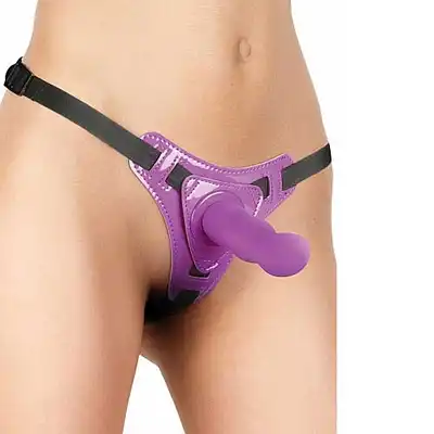 Ouch! - Delight Strap-on Purple. Strap-on dla kobiet z regulowanymi paskami.