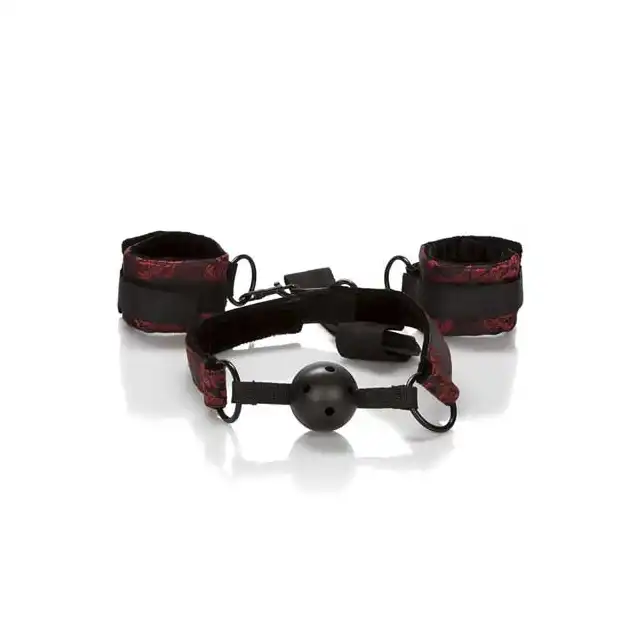 Scandal - Breathable Ball Gag With Cuffs. Luksusowe zniewolenie - knebel + kajdanki.