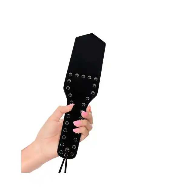 Fetish Fantasy - Fantasy Love Paddle. Packa zdobiona nitami.
