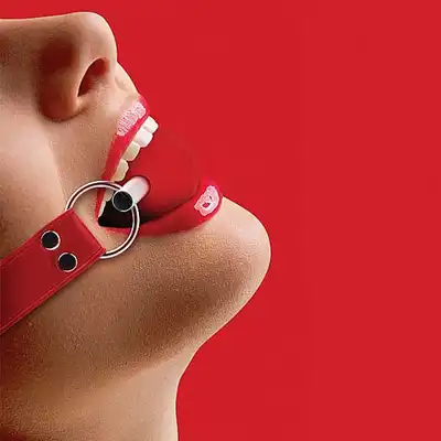 Ouch! - Solid Ball Gag Red. Knebel z kulką na metalowym pręcie.
