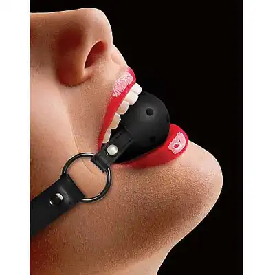 Ouch! - Ball Gag. Knebel z dziurkami do swobodnego oddychania.