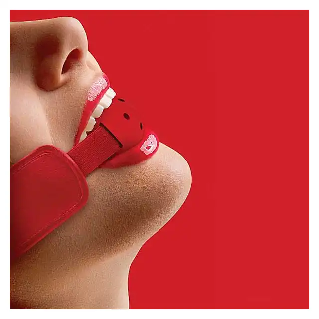 Ouch! - Brace Ball Gag Red. Knebel na szerokim pasku.