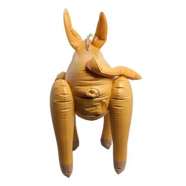 Shake A Little Ass - Desperado The Donkey.  Wydaje realistyczne dźwięki.