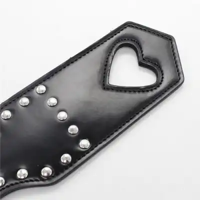 Toyz 4 Lovers - Heart Paddle. Czarna packa z ekoskóry. Mega sale!
