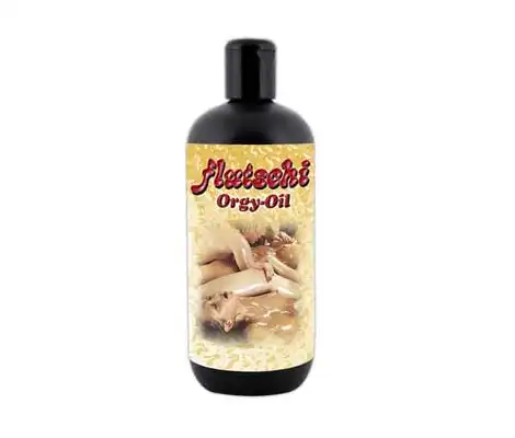 Pół litra przyjemnej bliskości. Orgy Oil.