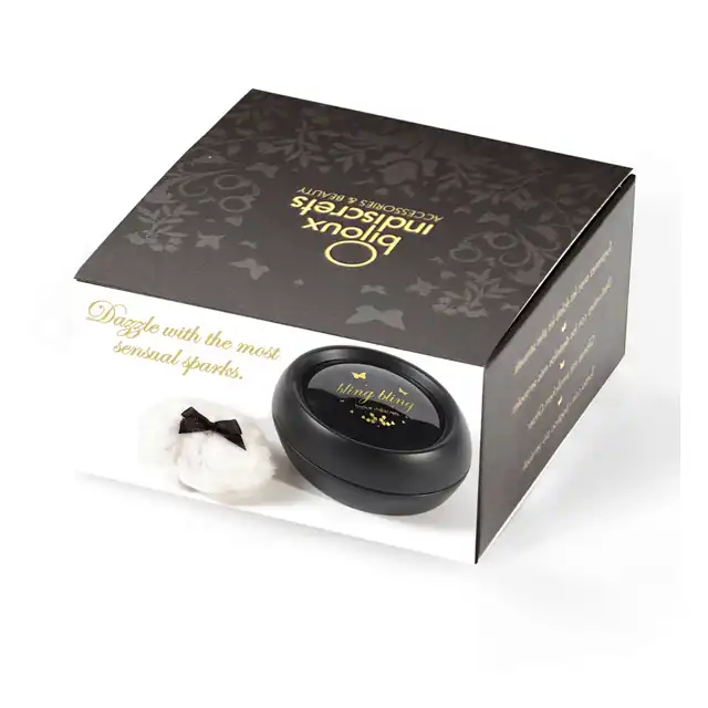 Bijoux Indiscrets - Bling Bling Kissable Body Powder. Aksamitny puder do nabłyszczania skóry i ciała. Idealnie sprawdzi się do intymnych pocałunków.