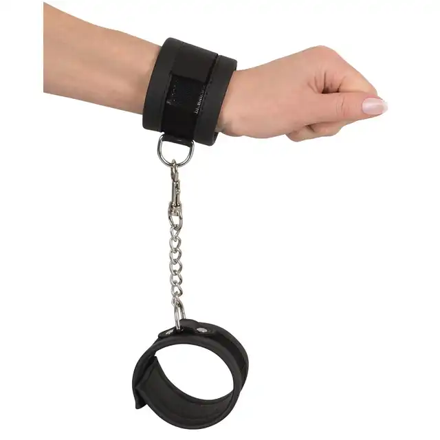 Vegan Fetish - Handcuffs. Solidne regulowane kajdanki z wegańskiego zamiennika skóry!