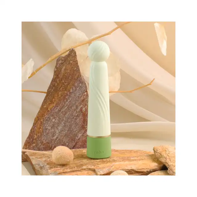 Iroha - Rin + Hisui Vibrator. Zielony ultra przyjemny w dotyku masażer, który zmieści się do Twojej ręki. 4 różne siły wibracji, 2 niezależne rytmy!