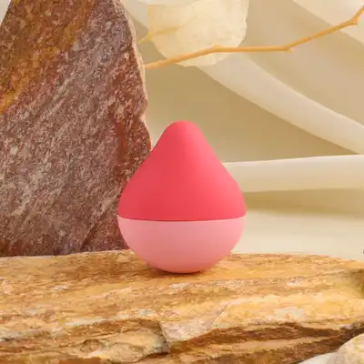 Iroha - Mini Vibrator Ume Anzu. Mieszczący się w ręce mini wibrator z ultra przyjemnego silikonu. 