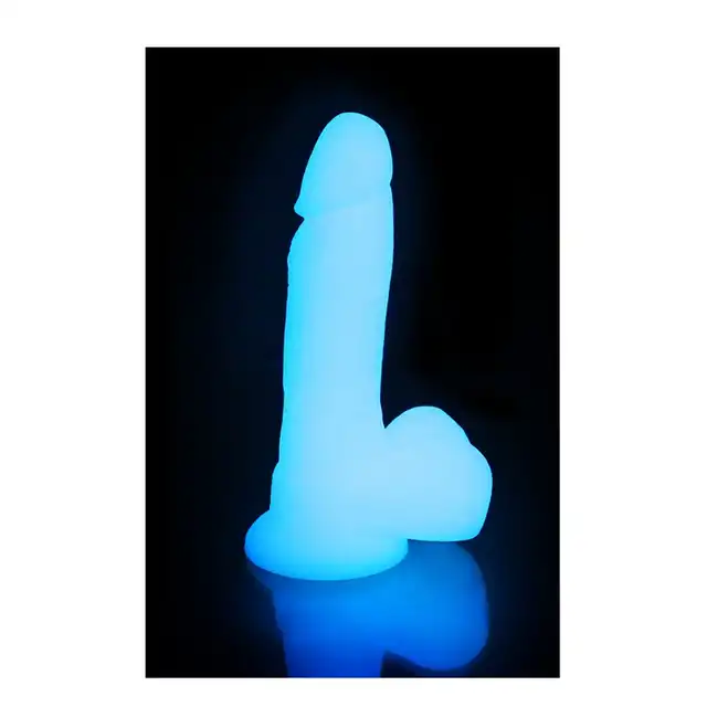 Dream Toys - Lightsaaber. Glow in the Dark Dildo. Niezwykle urokliwe nieduże(17cm) dildo świecące w ciemności. Polecamy!