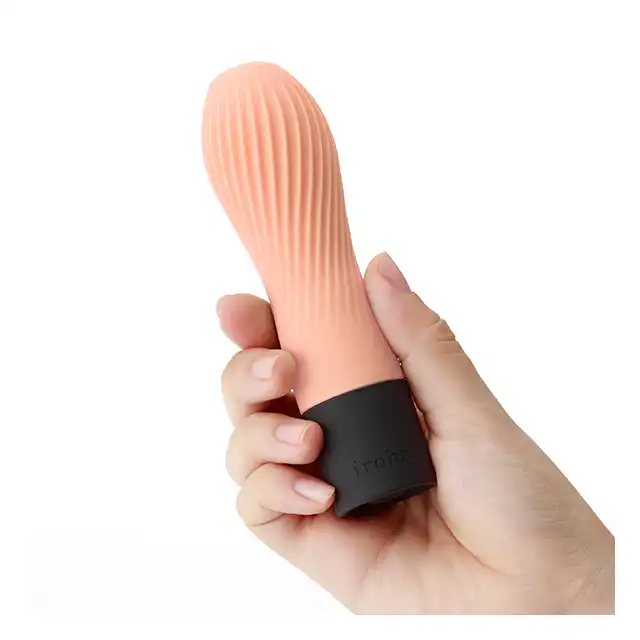 Iroha - Zen Vibrator Hanacha. Designerski różowy wibrator z miękkiego jak pianka silikonu Soft-Touch! Ekskluzywna kolekcja. 