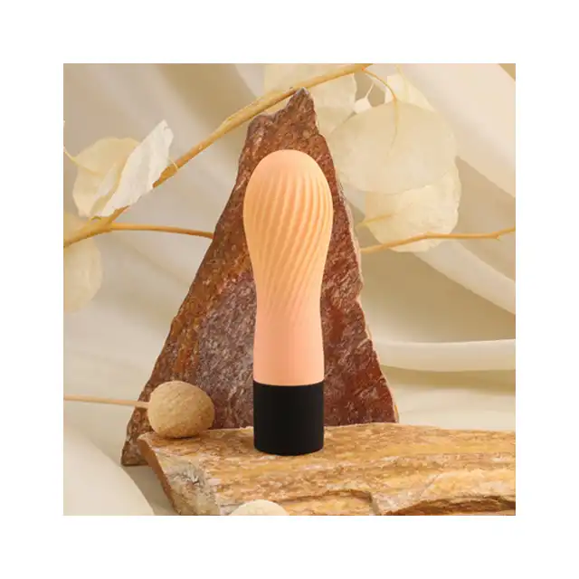 Iroha - Zen Vibrator Hanacha. Designerski różowy wibrator z miękkiego jak pianka silikonu Soft-Touch! Ekskluzywna kolekcja. 