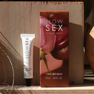 Slow Sex - Oral Sex Balm 10 ml. Przyjemny kokosowy balsam, idealny do zabaw oralnych. Luksusowa kolekcja Bijoux Indiscrets. 