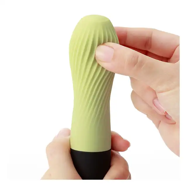 Iroha - Zen Vibrator Matcha. Designerski zielony wibrator z miękkiego jak pianka silikonu Soft-Touch! Ekskluzywna kolekcja. 