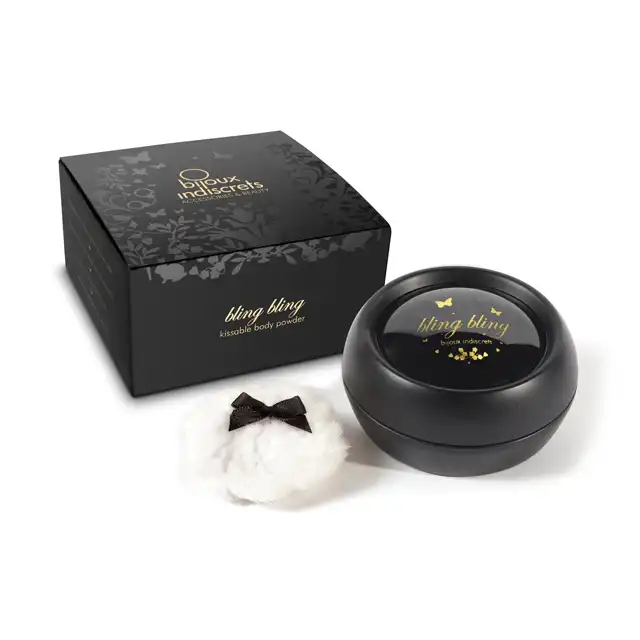 Bijoux Indiscrets - Bling Bling Kissable Body Powder. Aksamitny puder do nabłyszczania skóry i ciała. Idealnie sprawdzi się do intymnych pocałunków.