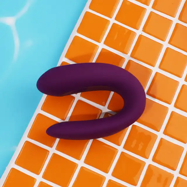 Satisfyer - Partner Vibrator. Ultra nowoczesny fioletowy wibrator dla par. Sterowany aplikacją. Nowość! 