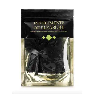 Bijoux Indiscrets - Instruments of Pleasure. Piórko, maska i satynowe opaski na ręce. 
