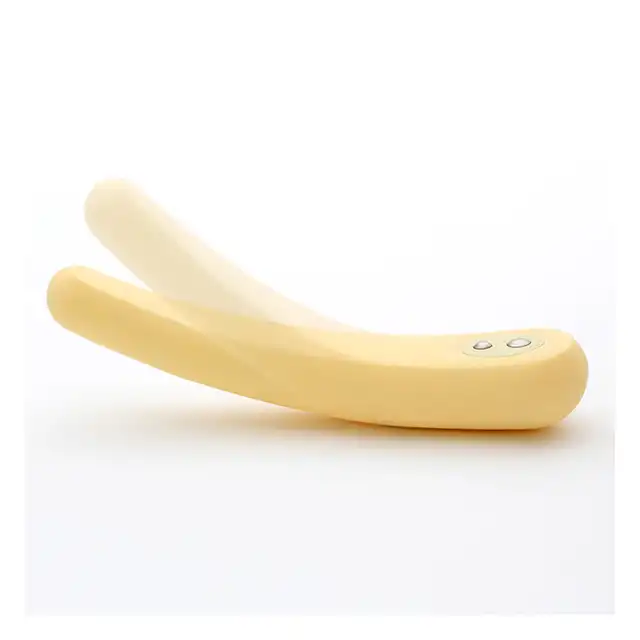 Iroha - Mikazuki Vibrator Yellow. Żółty, najwyższej jakości wibrator dla kobiet! Elastyczny, silne wibracje, delikatny w dotyku. Nieziemsko przyjemny! 