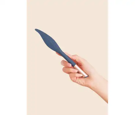 Deia - The Feather. Wibrator do stref erogennych w kształcie piórka. Potęga luksusowej rozkoszy.