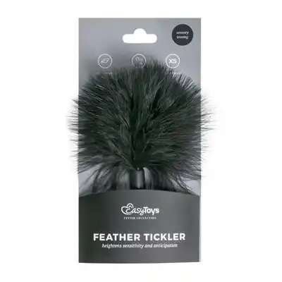 Easytoys Fetish Collection - Small Tickler - Black. Niezwykle prosta i niesamowicie przyjemna zabawka, piórko do łaskotania. Klasyczne czarne.