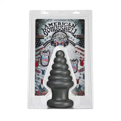 American Bombshell - Destroyer. Gigantyczny plug analny.