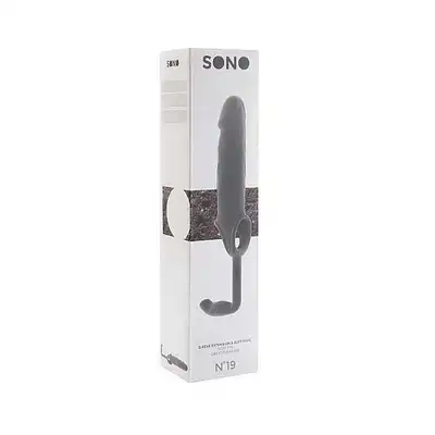 Sono - Sleeve With Extension &amp; Butt Plug № 19. Nakładka powiększająca penisa z wtyczką analną.