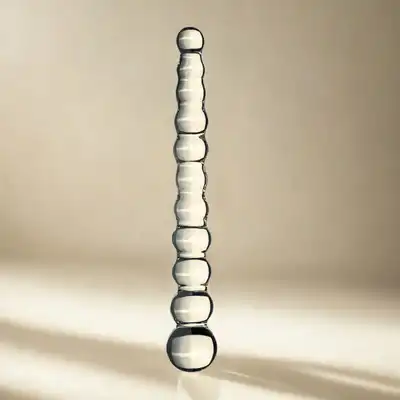 Gildo - Glass Dildo No. 20. Dwustronne szklane dildo, dwa poziomy przyjemności dzięki różnej szerokości. 