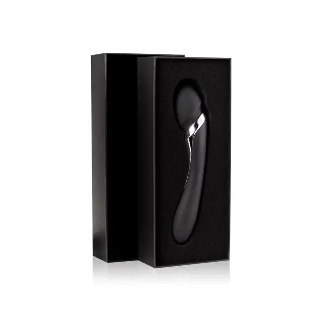 Sway Vibes - Wand Vibrator Black. Magiczna różdżka z ultra miękkiego, aksamitnego silikonu. Elegancki wzór. 