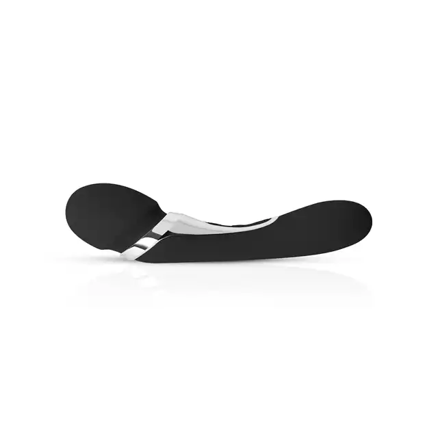Sway Vibes - Wand Vibrator Black. Magiczna różdżka z ultra miękkiego, aksamitnego silikonu. Elegancki wzór. 