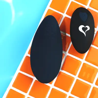 FeelzToys - Panty Vibe Remote Controlled Vibrator Black. Wibrator do łechtaczki sterowany zdalnie. Najlepsza jakość, pomysłowe opakowanie w formie silikonowej torebeczki. 