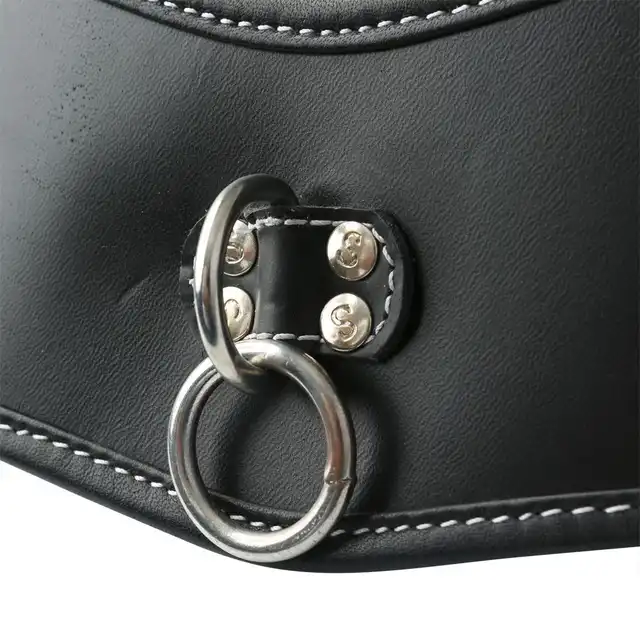 Sportsheets - Edge Soft Leather Posture Collar. Niesamowita obroża z delikatnej skóry. Podkreśla szyję i dodaje pikanterii.. 